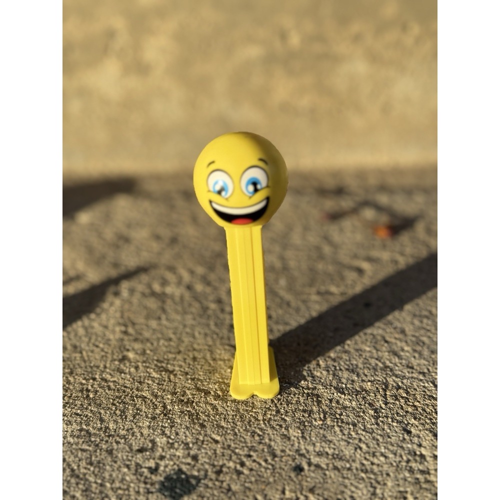 PEZ Dispenser Emoji Face Big Open Smile 7.5‎